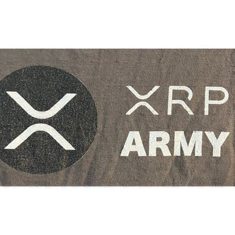 C8 XRP Army Crypto Gray Men’s tee t shirt. Crypto big and tall grunge size 2XL